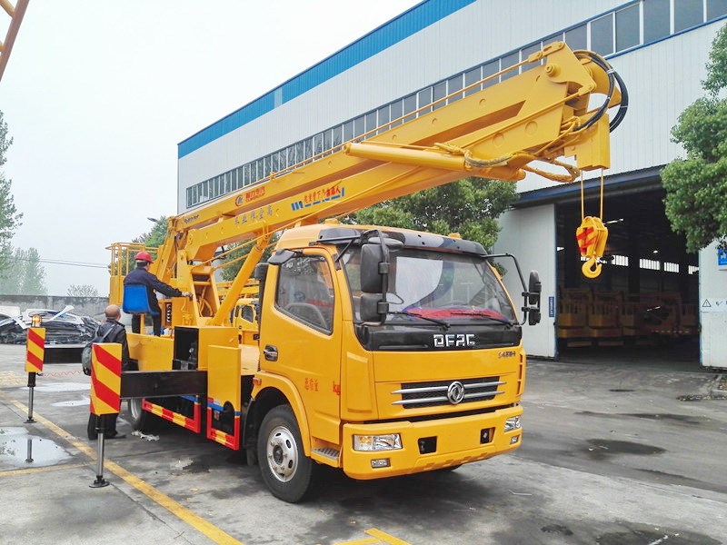 東風(fēng)18米高空車